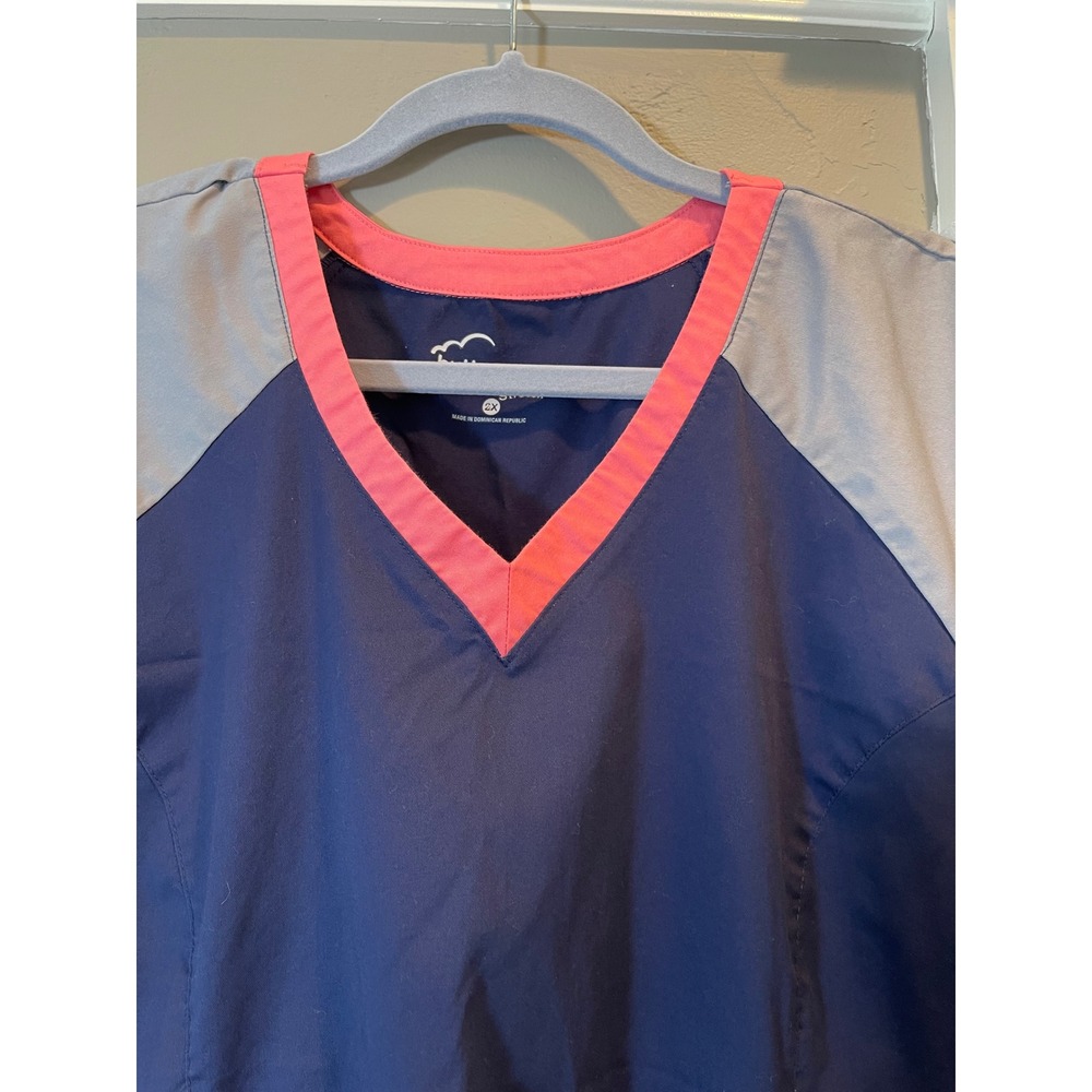 Butter-Soft Stretch Scrub Top Womens 2X Navy Grey Pink Colorblock V-Neck Pockets - Picture 2 of 12